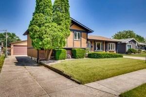 16819 Meadowdale Dr., Oak Forest, IL 60452