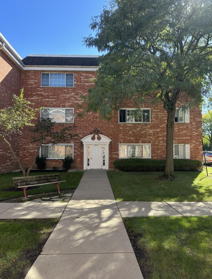 6882 W Touhy Ave. #B, Niles, IL 60714