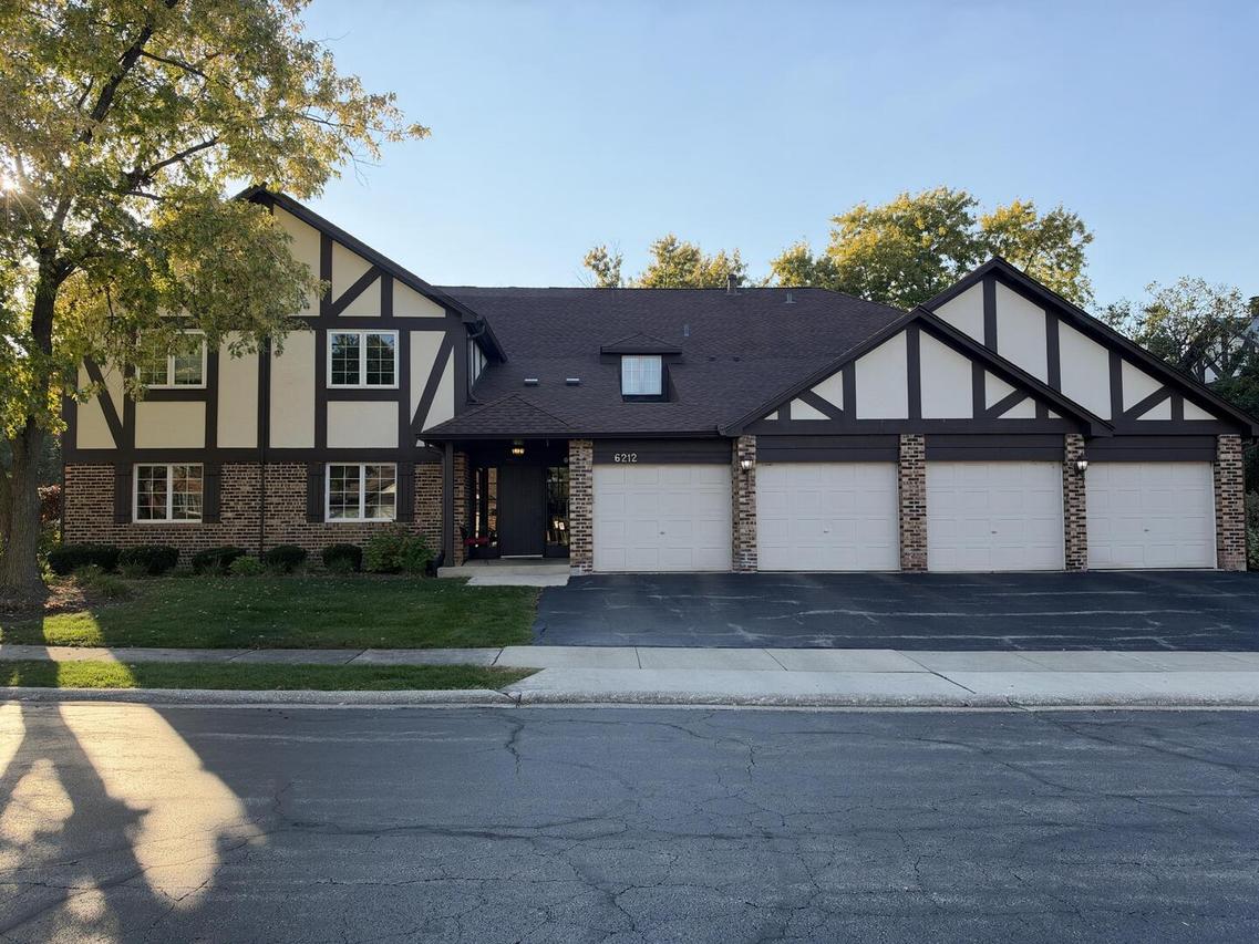 6212 N Lakepark Ln. #A, Willowbrook, IL 60527
