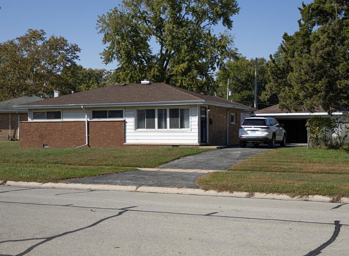 16228 Richmond Ave., Markham, IL 60428