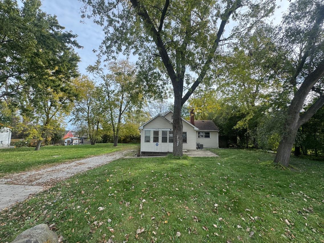 2037 Wright Ave., North Chicago, IL 60064