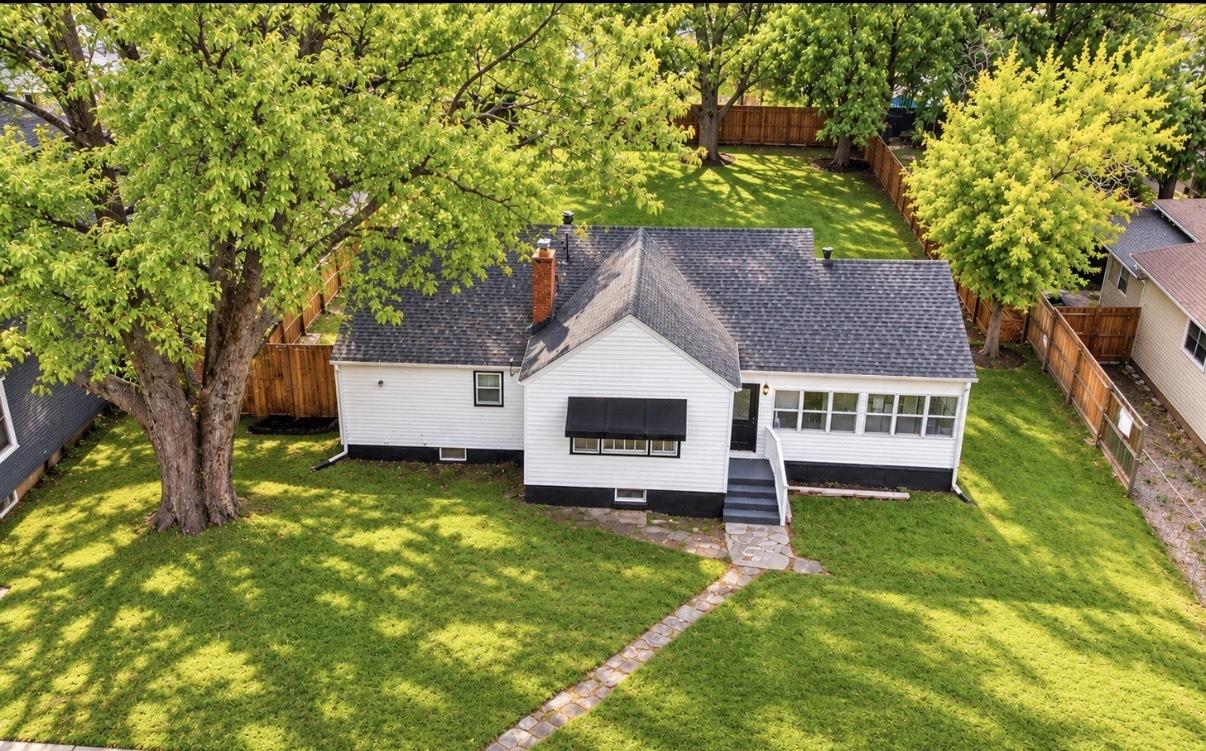 1414 Yale Ave., Zion, IL 60099
