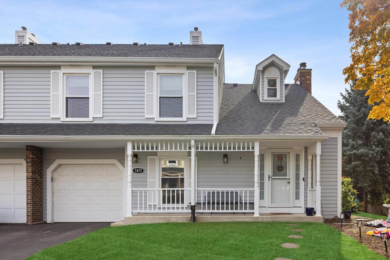 1477 Queensgreen Cir., Naperville, IL 60563