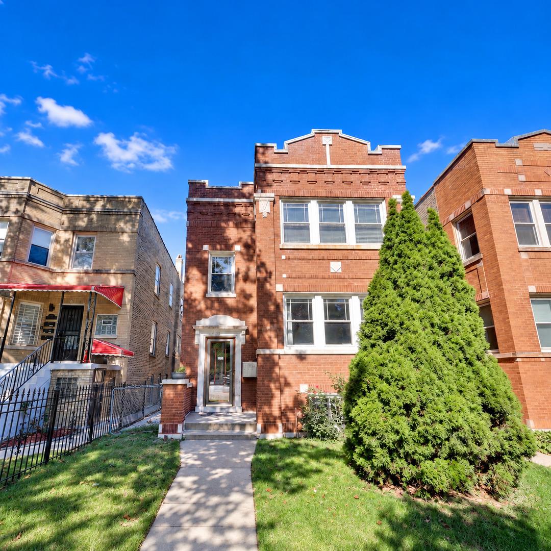 3626 W Cornelia St., Chicago, IL 60618