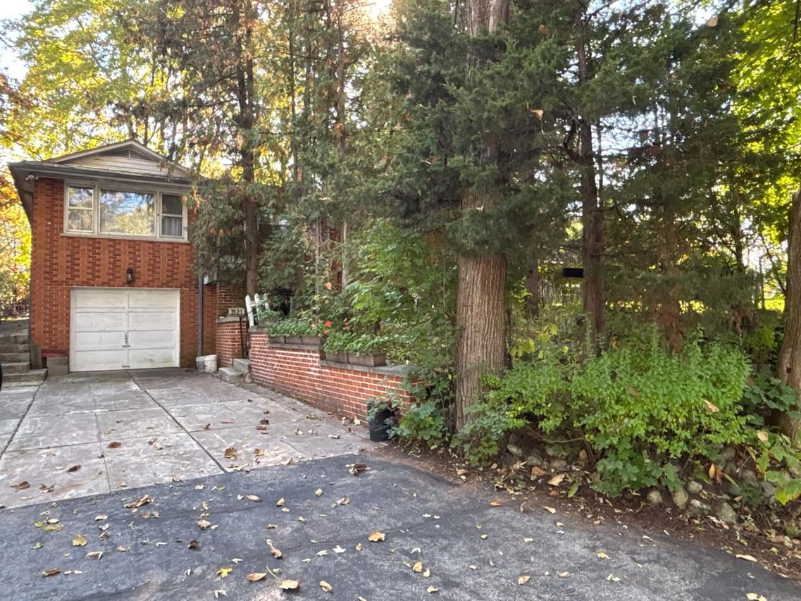 2121 Fairview Ave., Fox River Grove, IL 60021