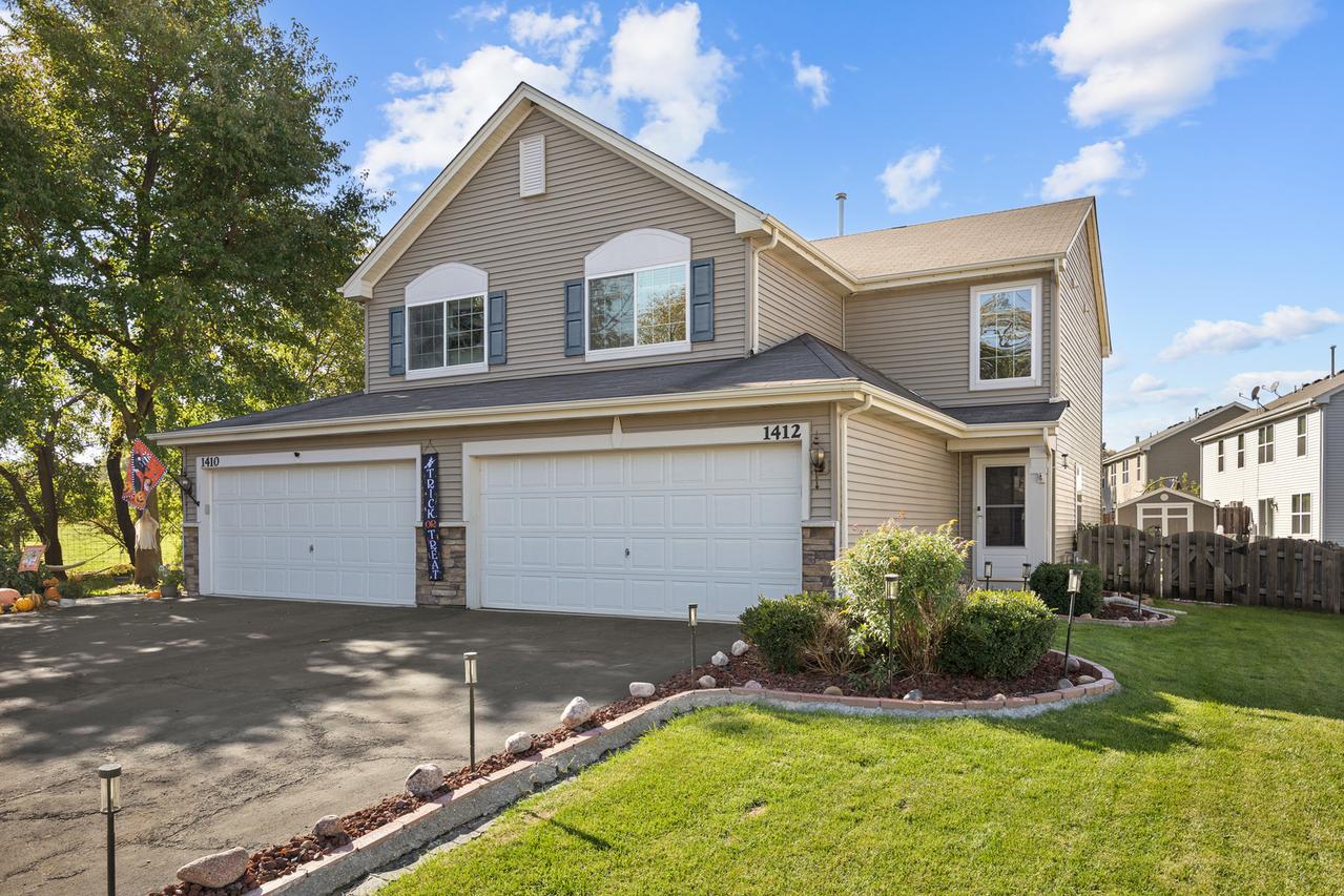1412 Carlisle Ln., Hampshire, IL 60140