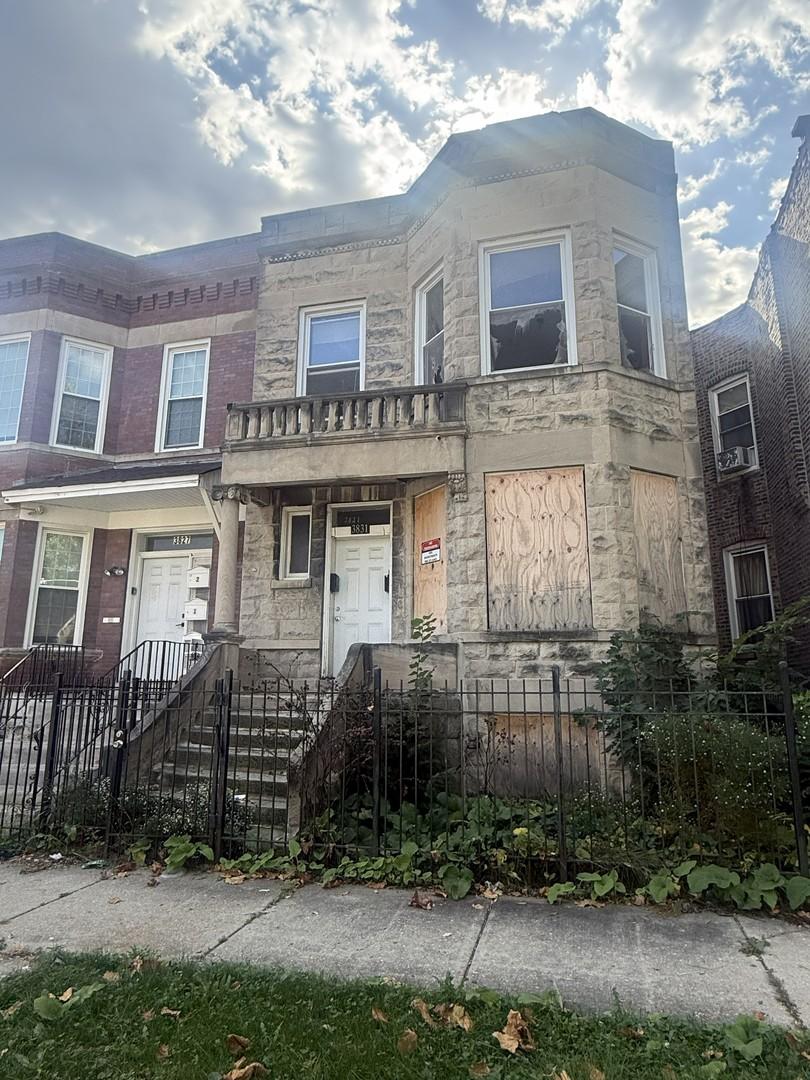 3831 W Grenshaw St., Chicago, IL 60624