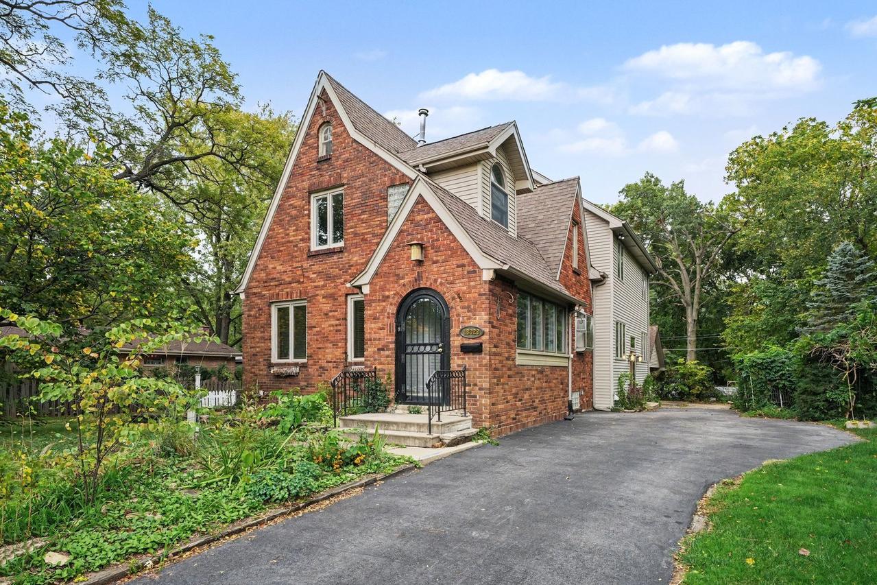 18029 Loomis Ave., Homewood, IL 60430