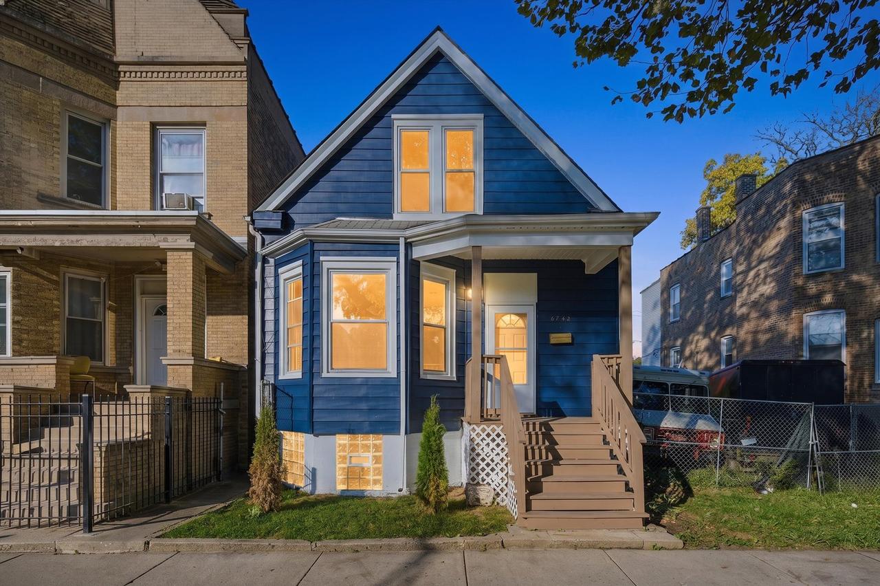 6742 S Throop St., Chicago, IL 60636