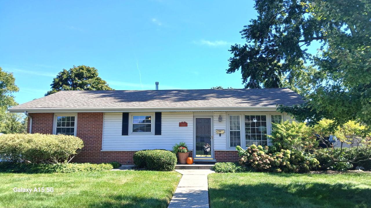 13039 W Playfield Dr., Crestwood, IL 60418