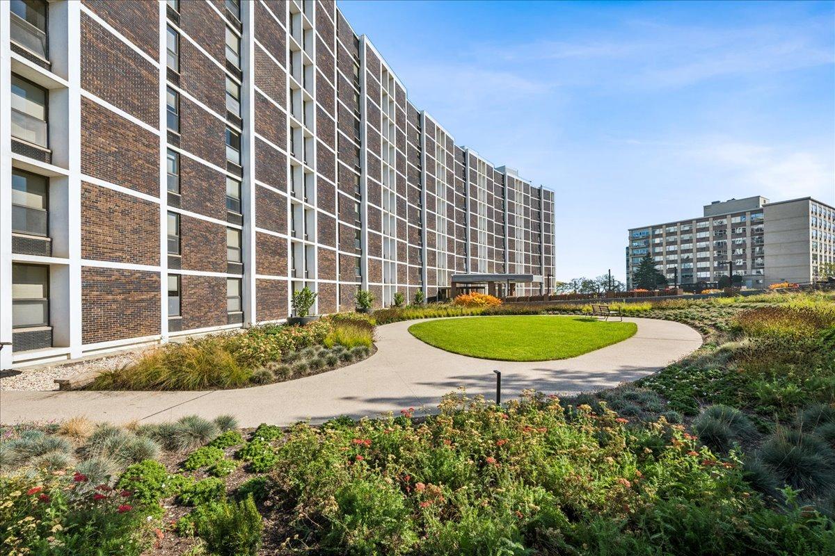 1500 Sheridan Rd. #8L, Wilmette, IL 60091
