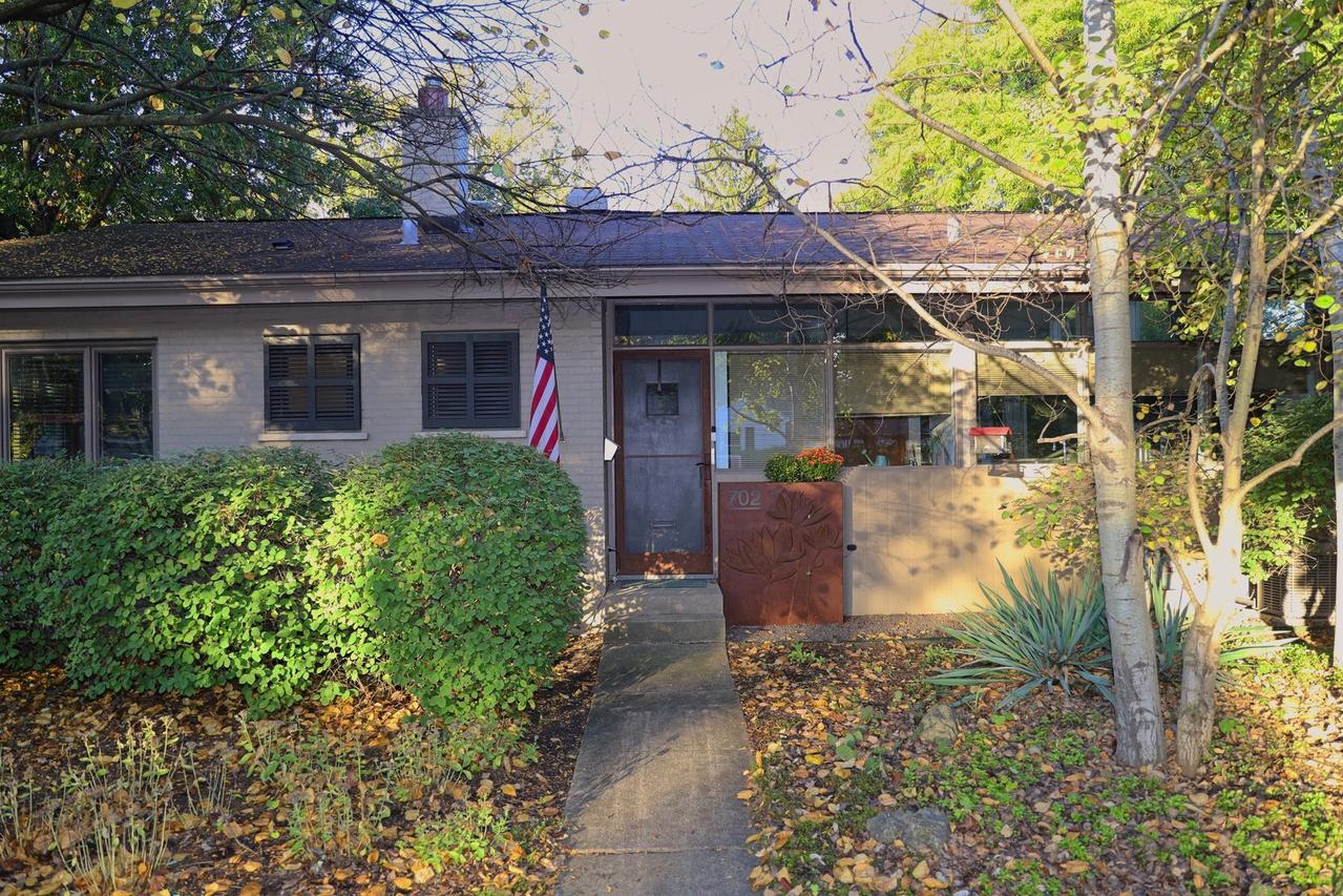 702 Kemman Ave., La Grange Park, IL 60526