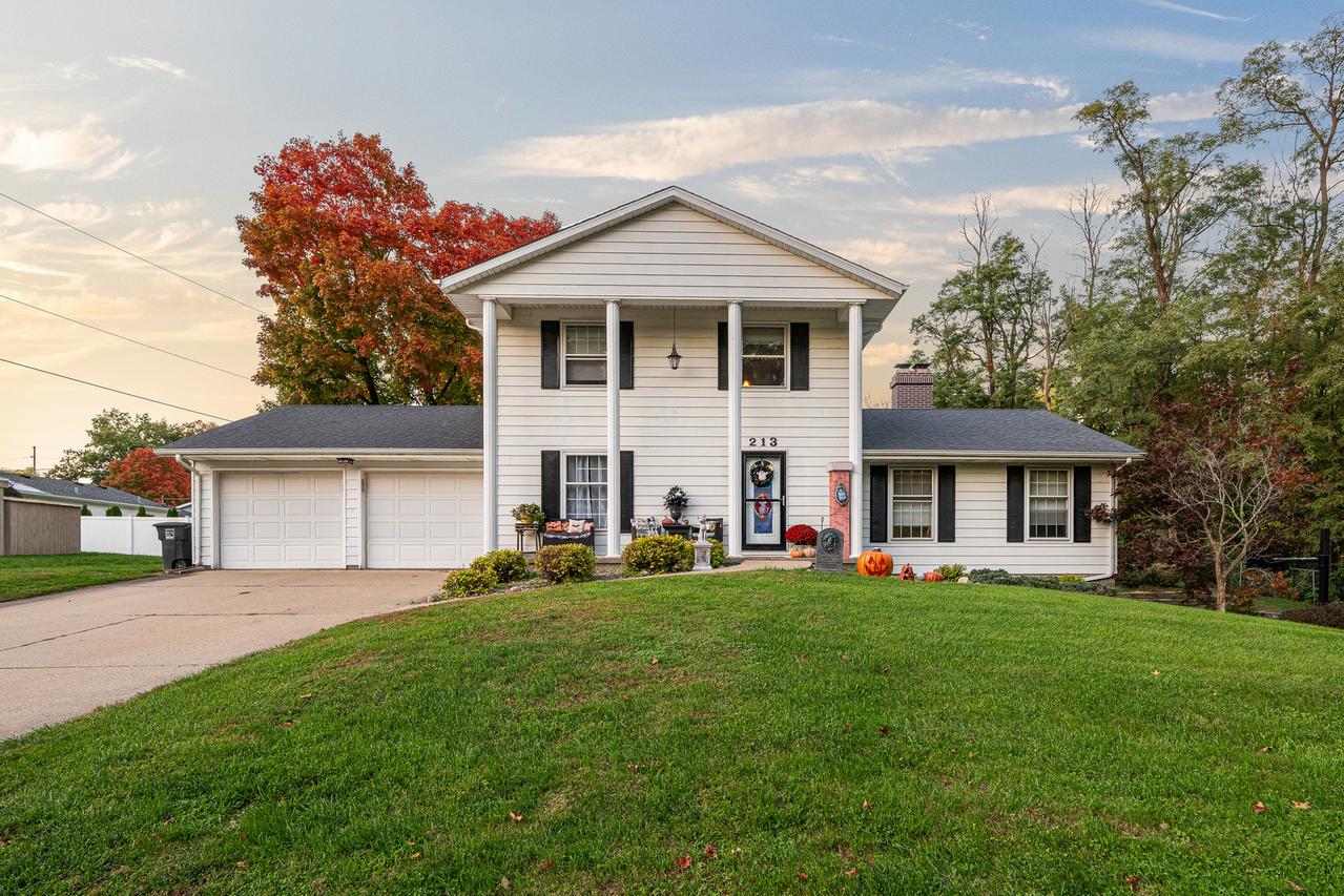 213 28th Ave., Moline, IL 61265