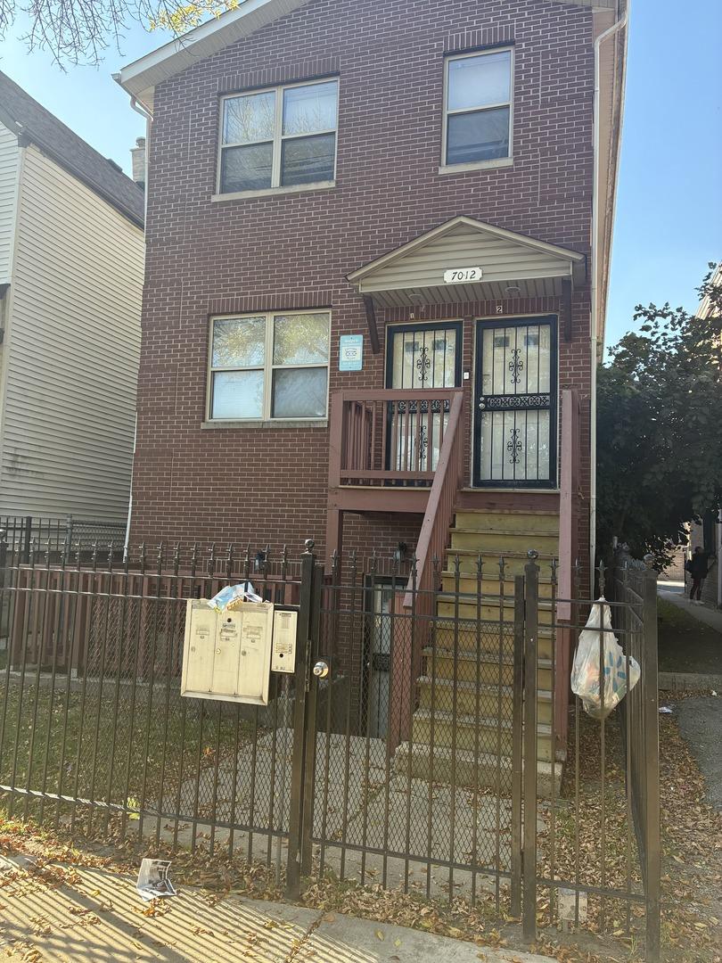 7012 S Dorchester Ave., Chicago, IL 60637