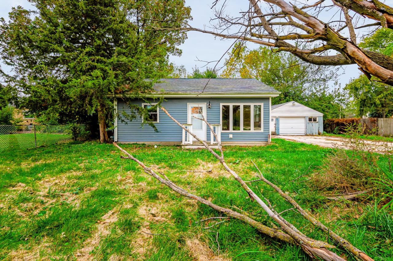 2410 Emlong St., Joliet, IL 60435