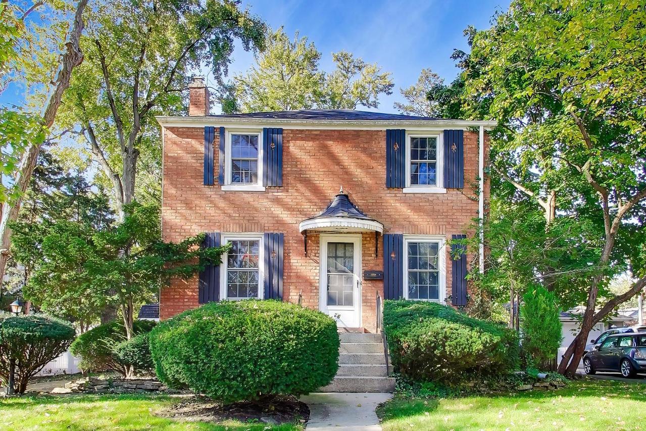 26 Iroquois Dr., Clarendon Hills, IL 60514