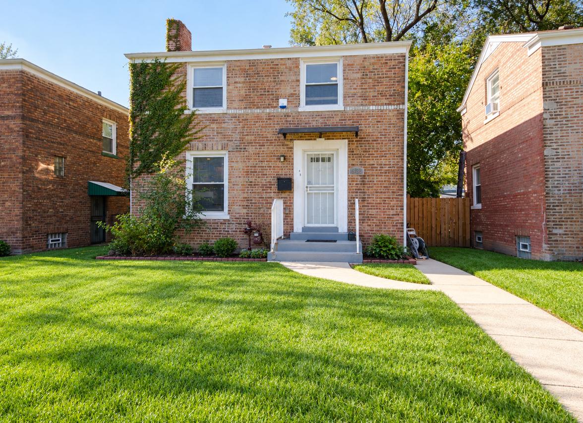 9132 S La Salle St., Chicago, IL 60620