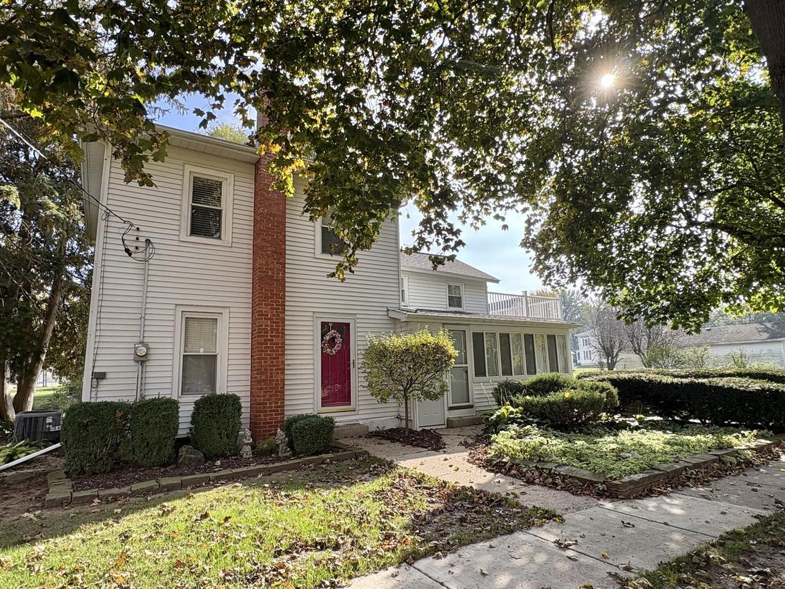 220 S Barr St., Sheridan, IL 60551