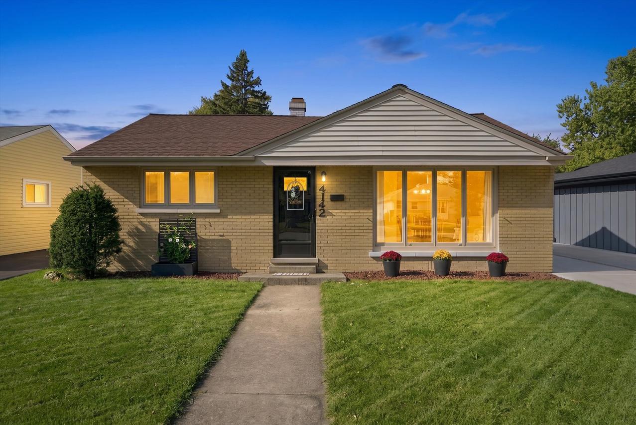 4142 Oak Ave., Brookfield, IL 60513