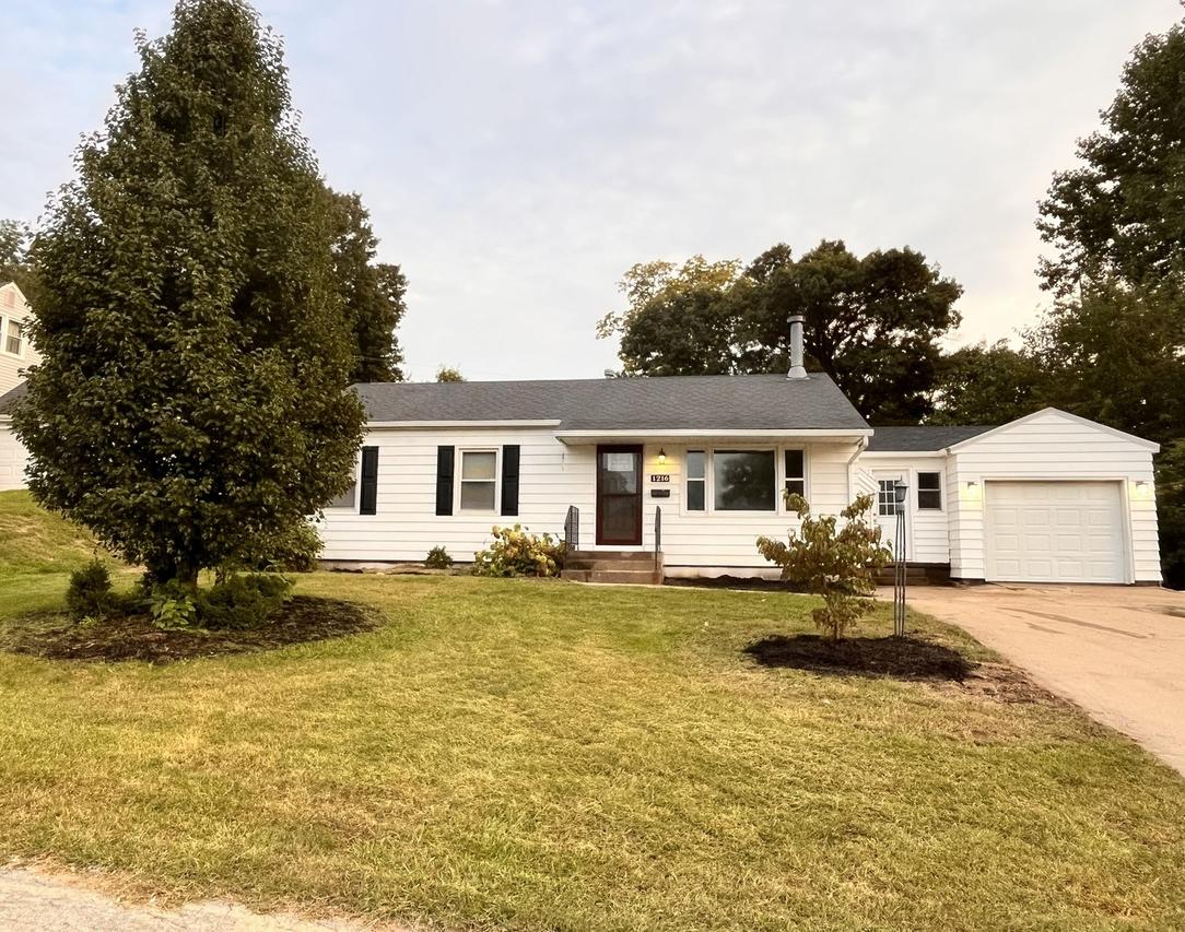 1216 26th Ave., Rock Island, IL 61201