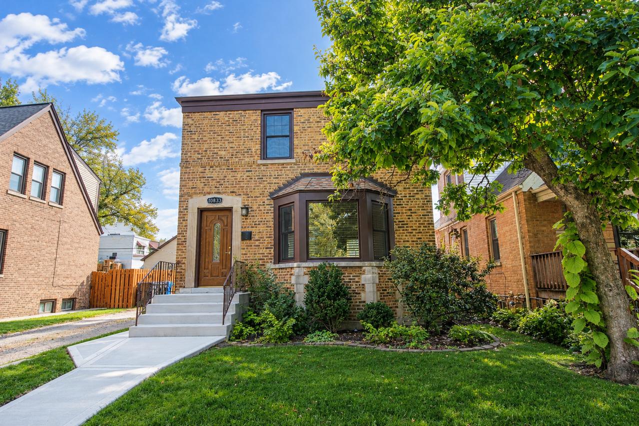 10833 S Artesian Ave., Chicago, IL 60655