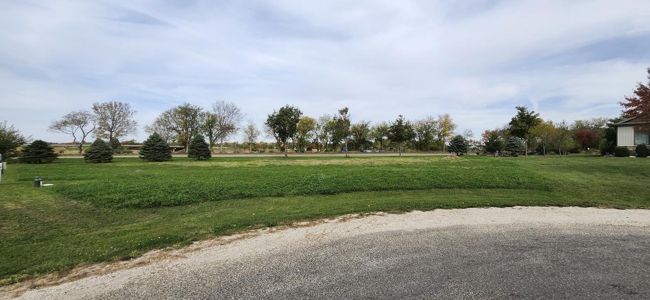 36 Cross Creek Ct., Downs, IL 61736