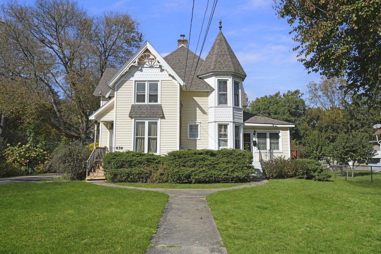 656 South St., Elgin, IL 60123
