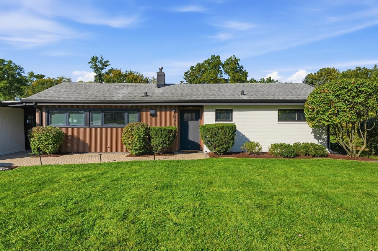 1N570 Forest Ave., Glen Ellyn, IL 60137