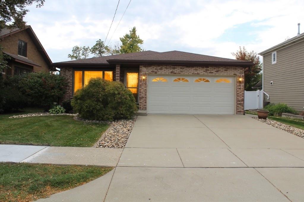 702 State St., Lemont, IL 60439