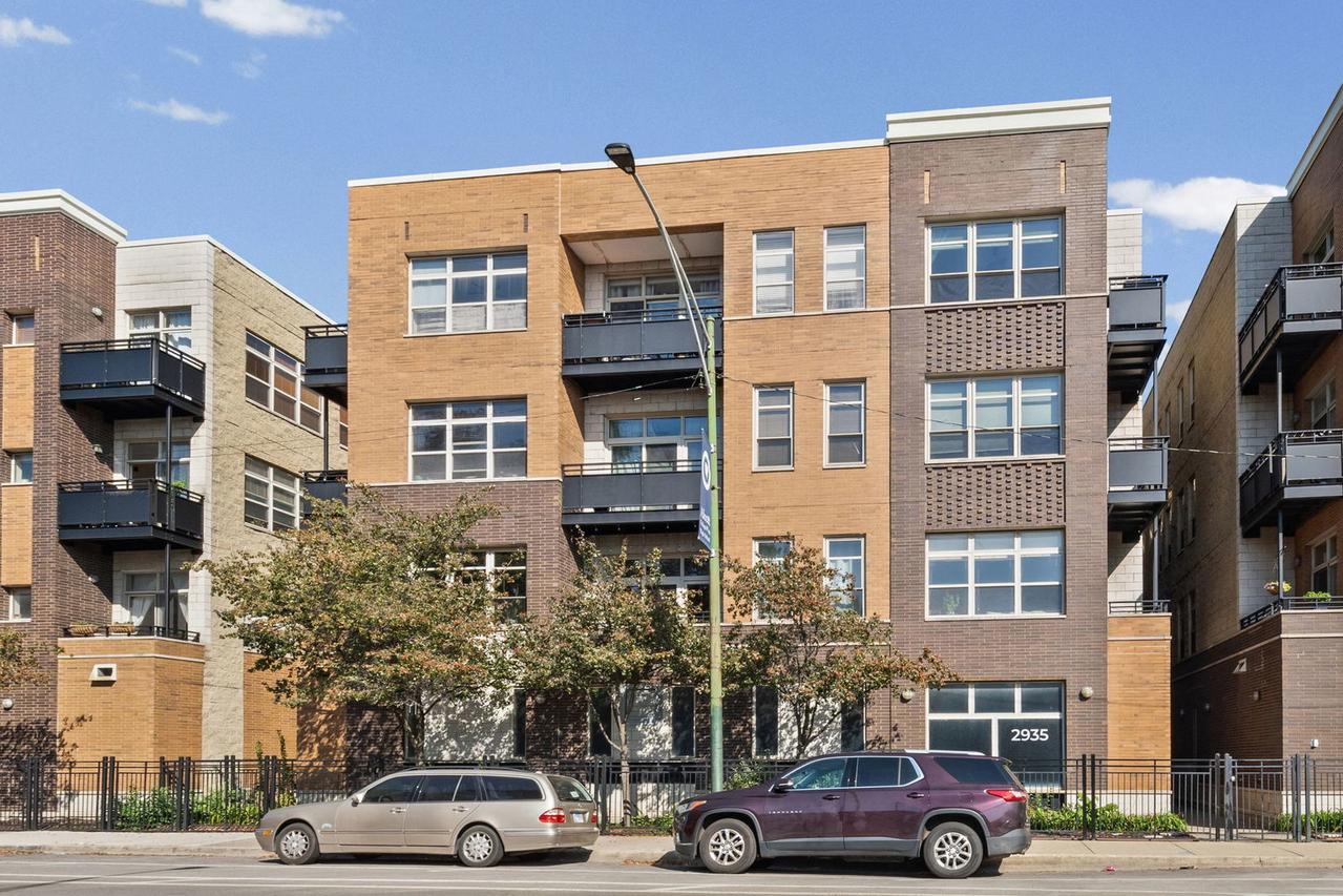 2935 N Clybourn Ave. #405, Chicago, IL 60618