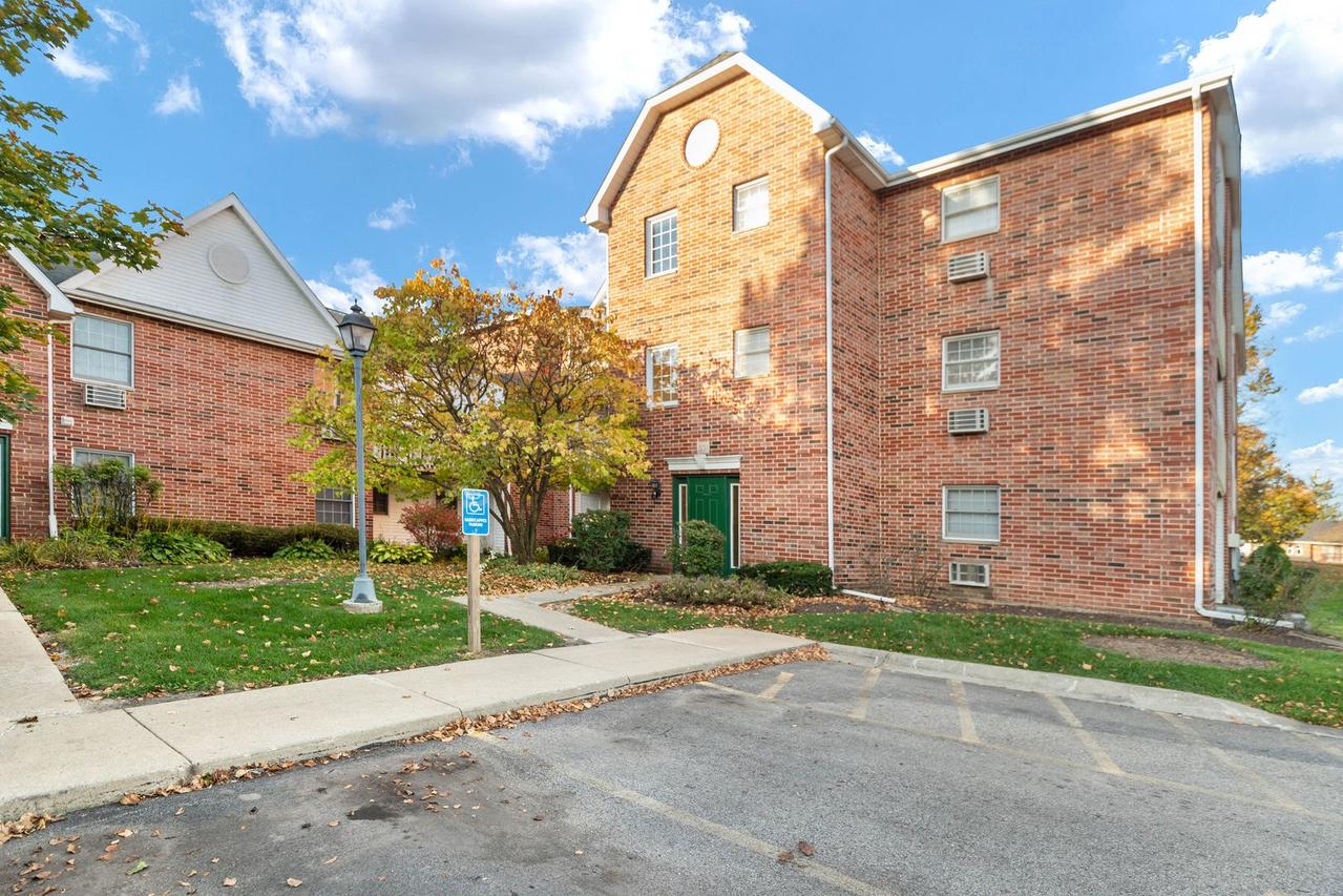 551 Leah Ln. #3C, Woodstock, IL 60098