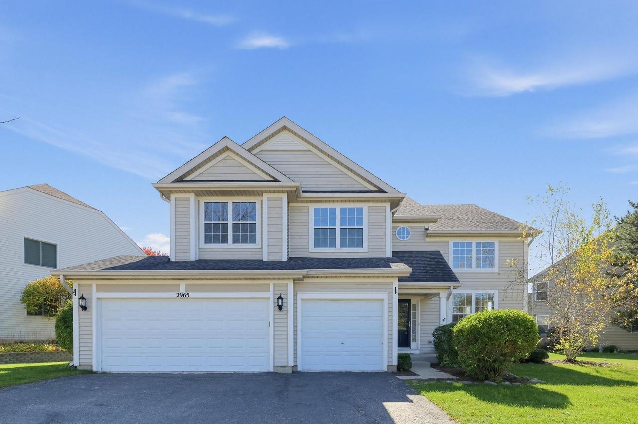 2965 Farmington Dr., Lindenhurst, IL 60046