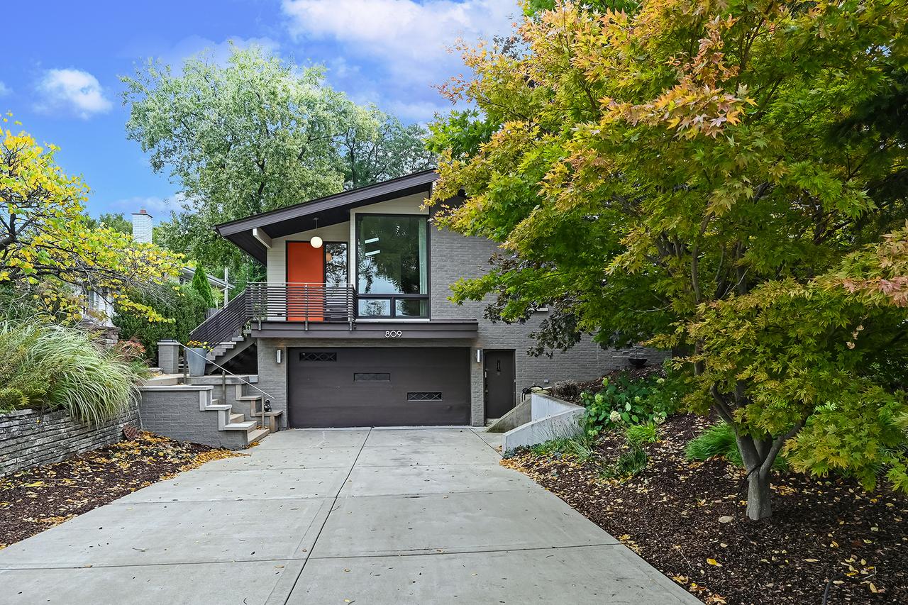 809 N Madison St., Hinsdale, IL 60521