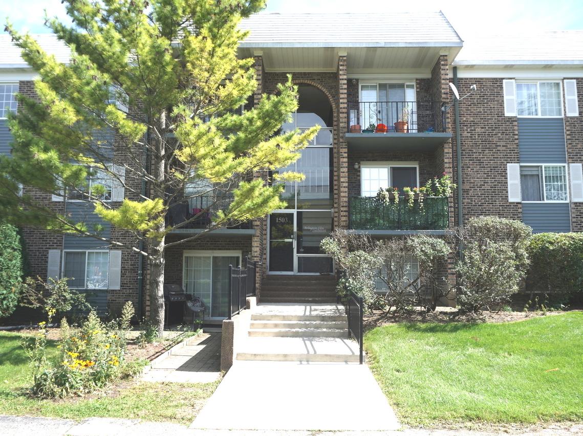 1503 N Windsor Dr. #302, Arlington Heights, IL 60004