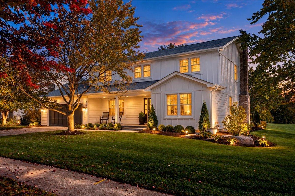 82 S Stauffer Dr., Naperville, IL 60540