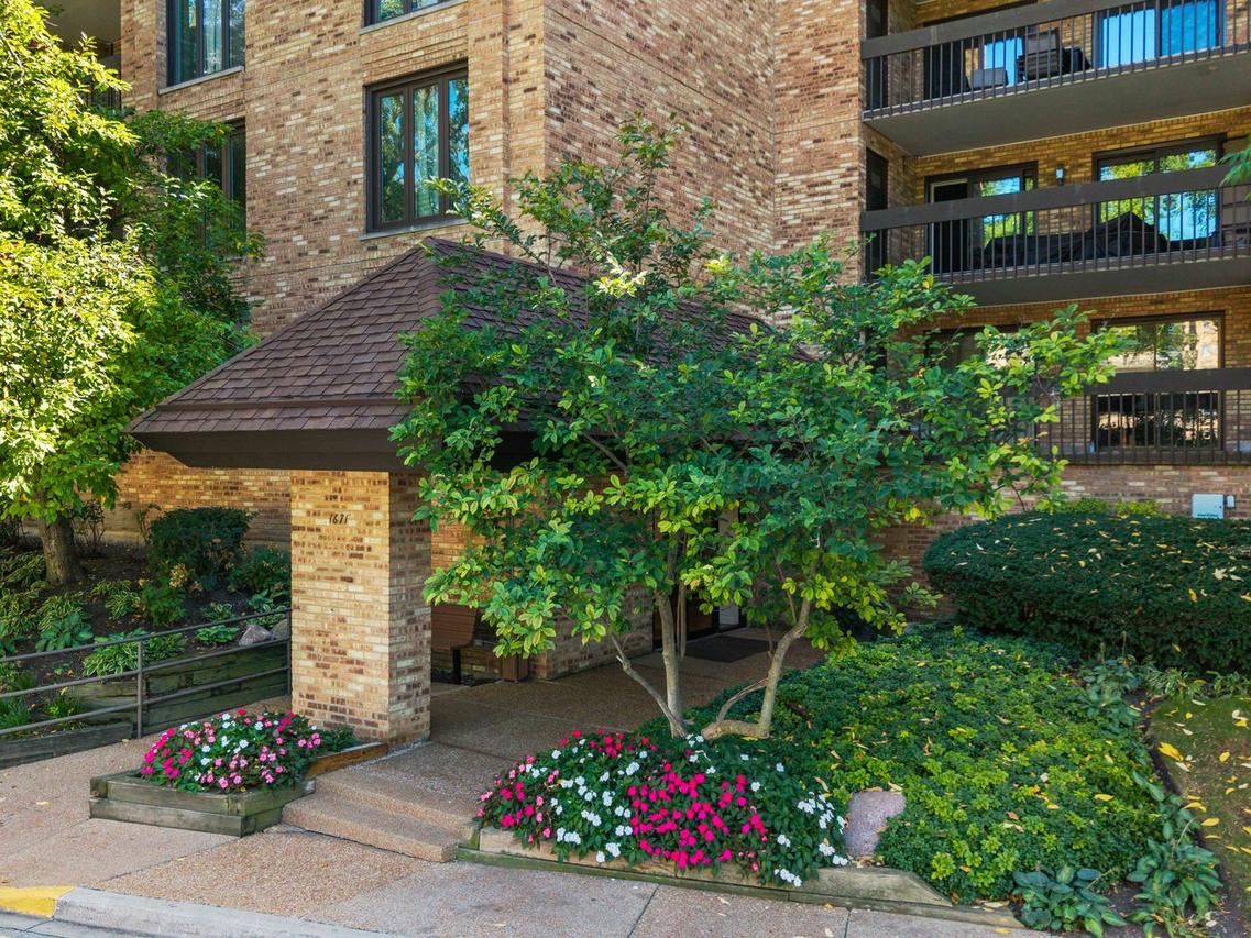 1671 Mission Hills Rd. #310, Northbrook, IL 60062