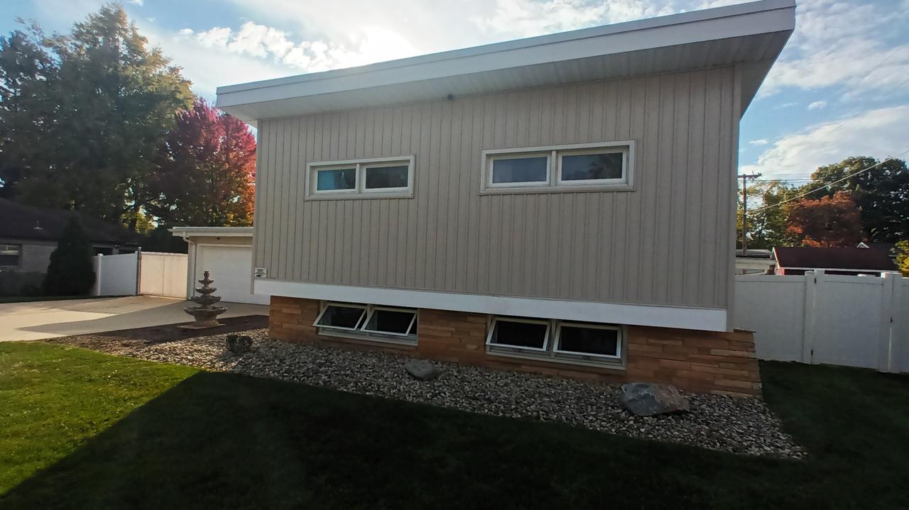 1109 S Westlawn Ave., Champaign, IL 61821