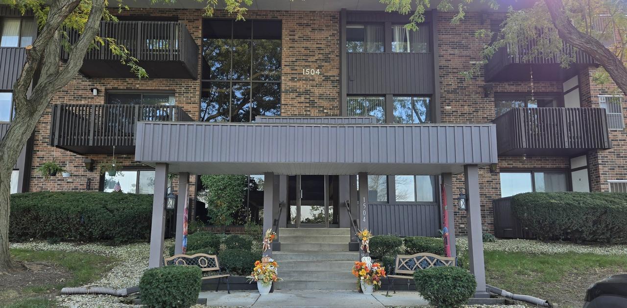 1504 Woodbridge Rd. #2B, Joliet, IL 60436