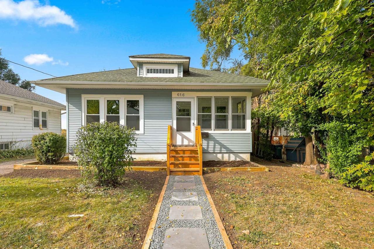 616 Raymond St., Elgin, IL 60120