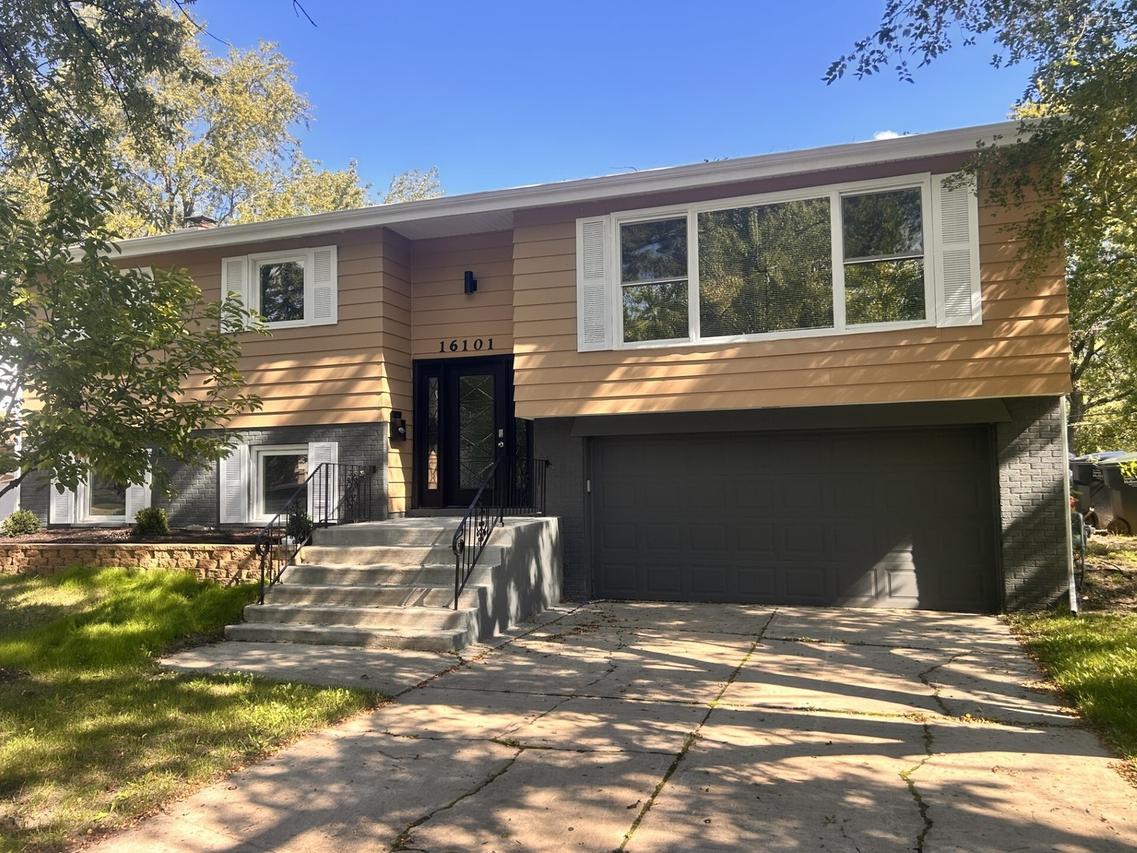 16101 Avalon Ave., South Holland, IL 60473