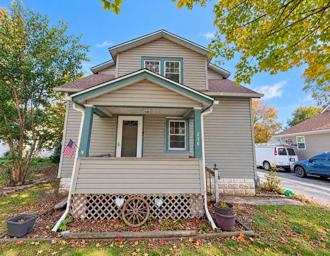 216 Keck Ave., Aurora, IL 60505
