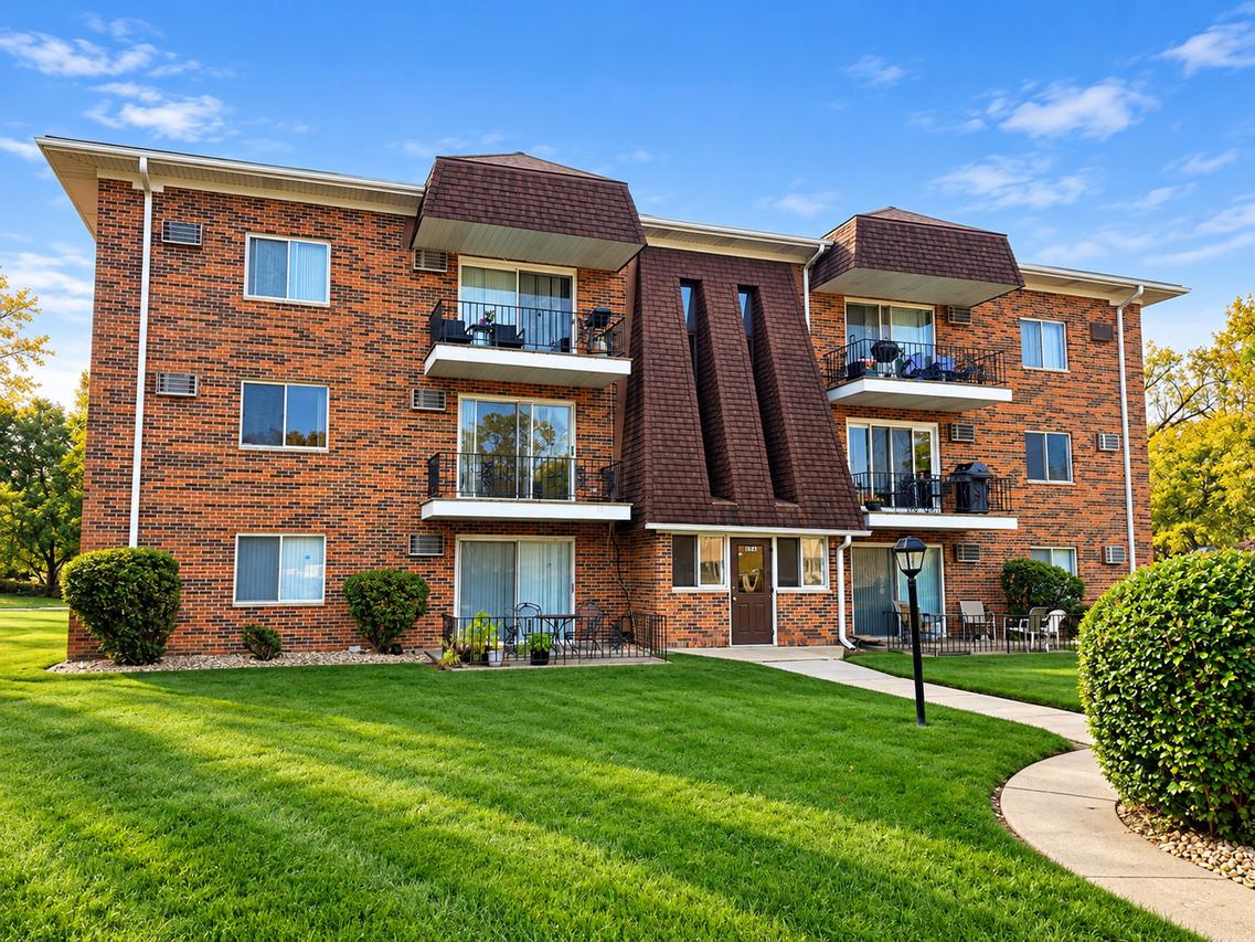 5701 129th St. #2A, Crestwood, IL 60418