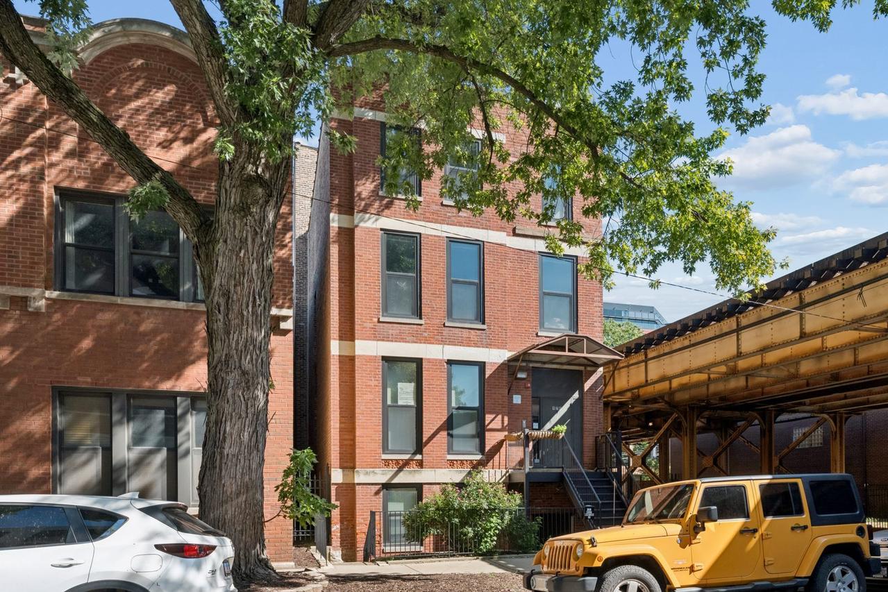 970 W Montana St., Chicago, IL 60614