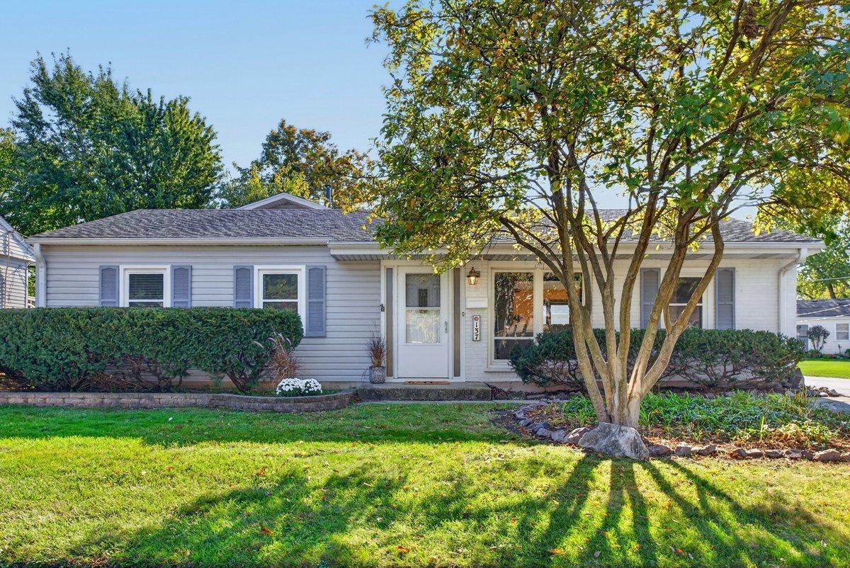 137 Saint Armand Ln., Wheeling, IL 60090