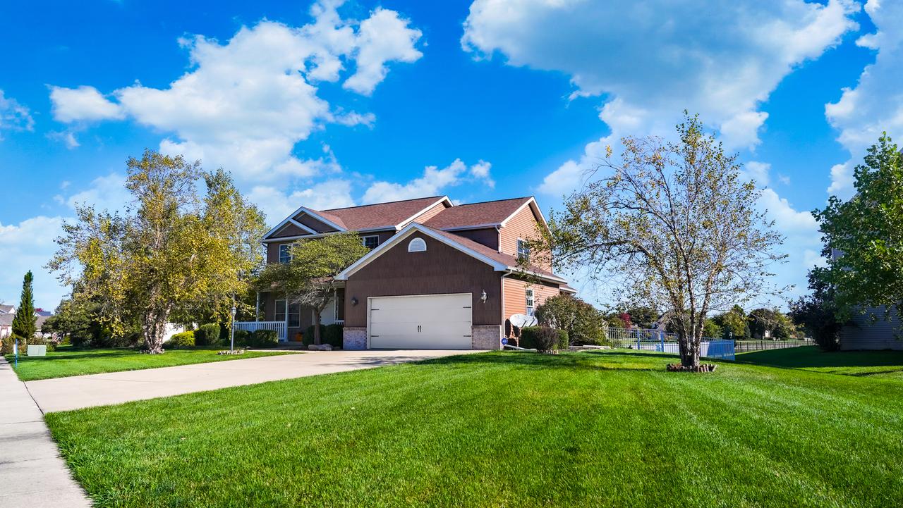 1618 English Oak Dr., Champaign, IL 61822