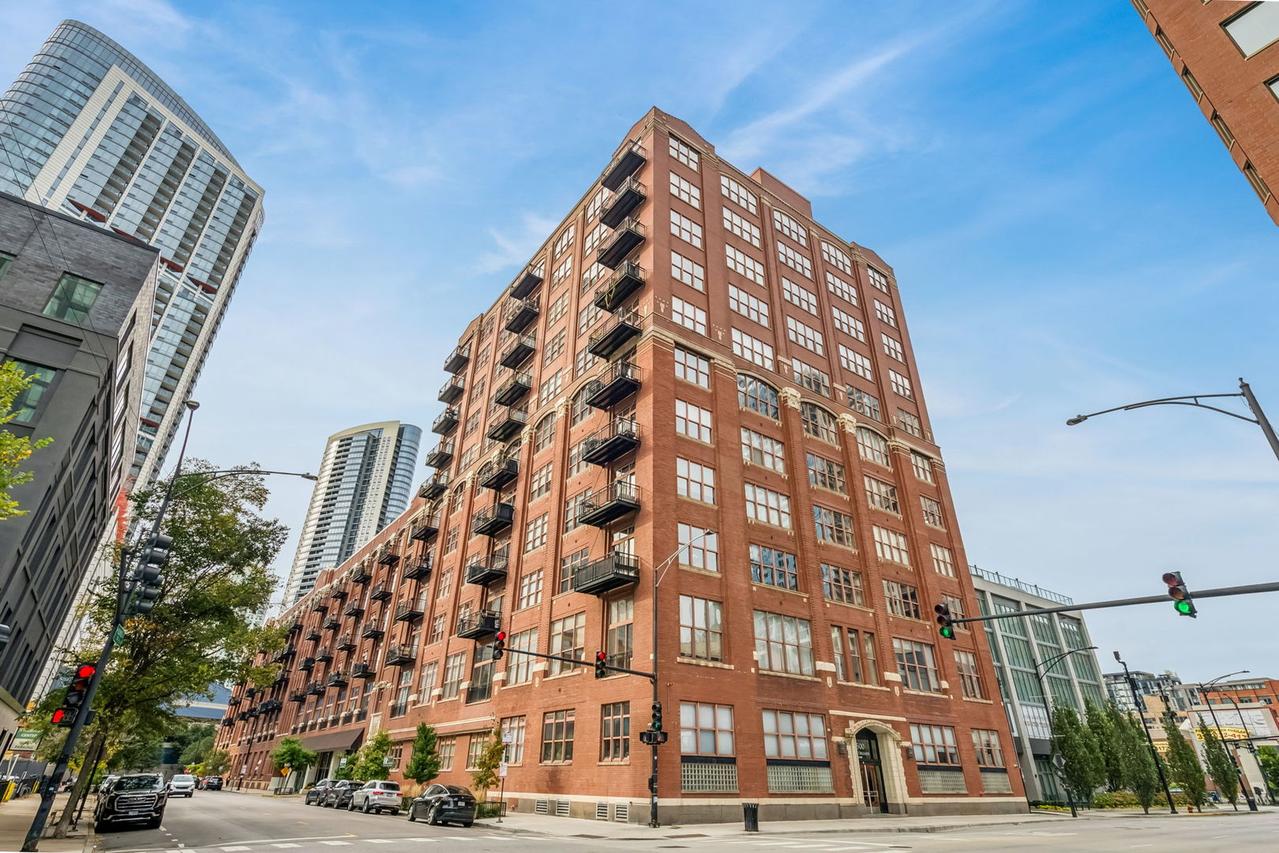 360 W Illinois St. #613, Chicago, IL 60654