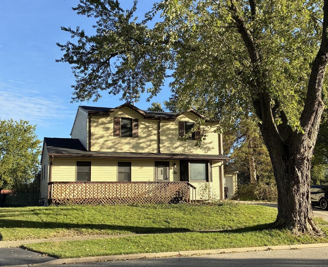 1040 Larkdale Row, Wauconda, IL 60084