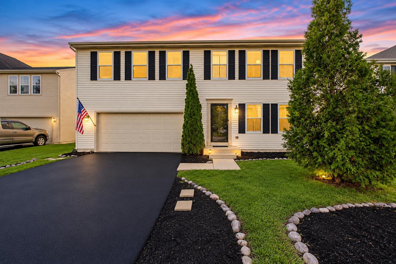 1210 Sarasota Dr., Pingree Grove, IL 60140