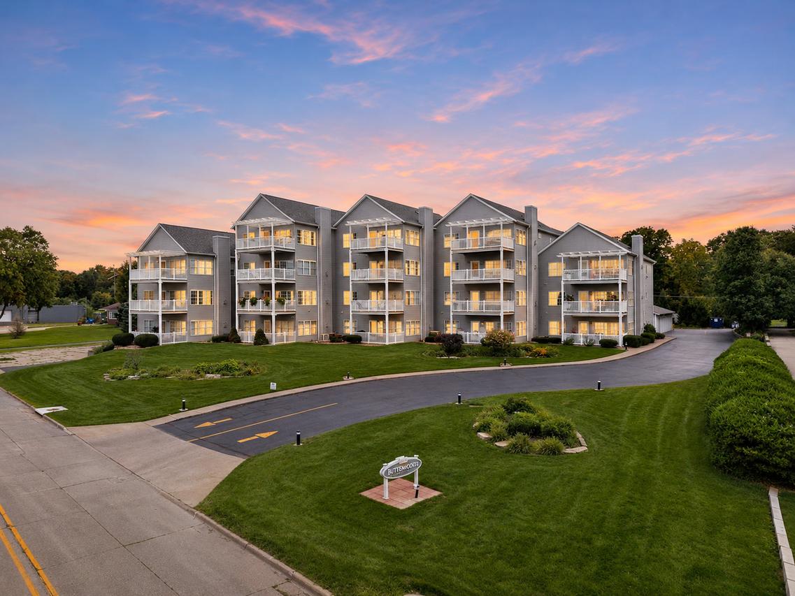 4412 River Dr. #402, Moline, IL 61265