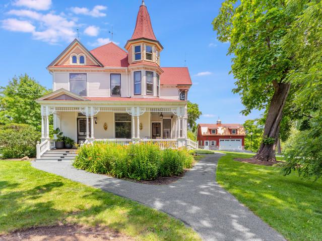 5802 Broadway St., Richmond, IL 60071